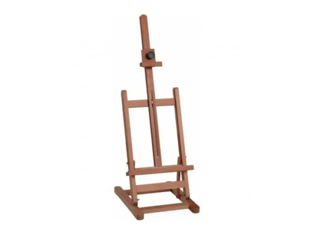 Art Easels - Image 1