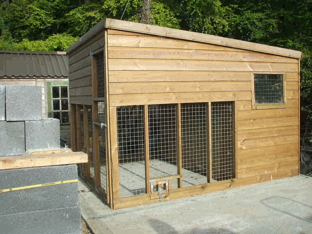 Dog shed and run  10x6 - Image 2