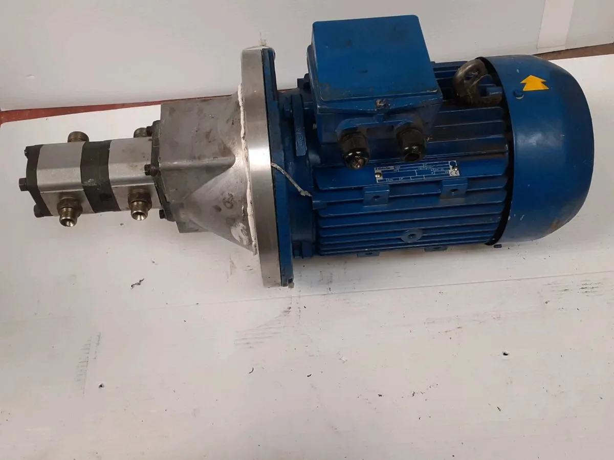 3 phase hydraulic pump - Image 1