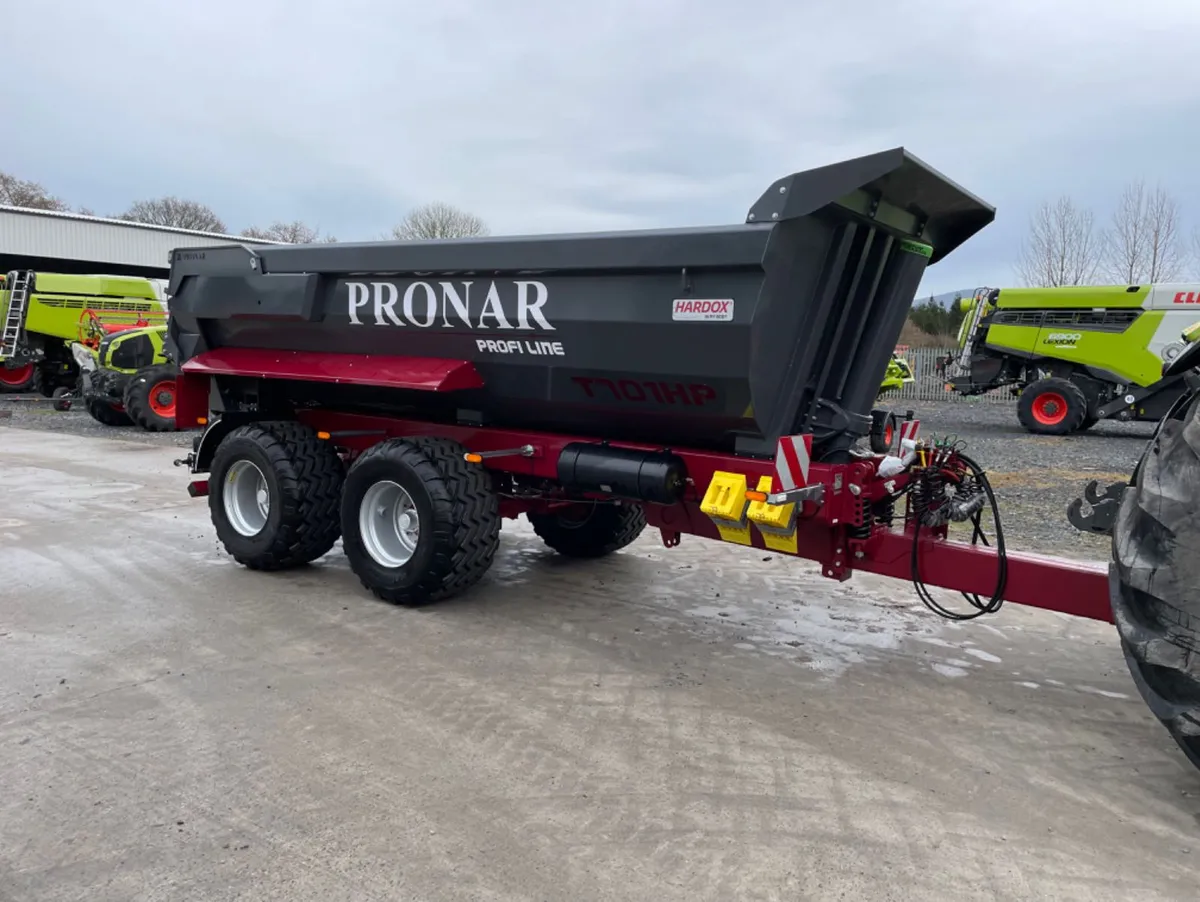 Pronar T710HP dump trailer