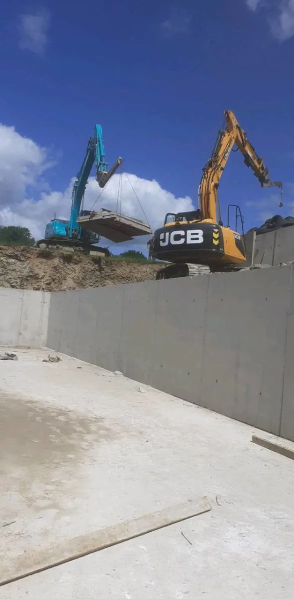 Shuttering concreting digger hire shed walls - Image 1