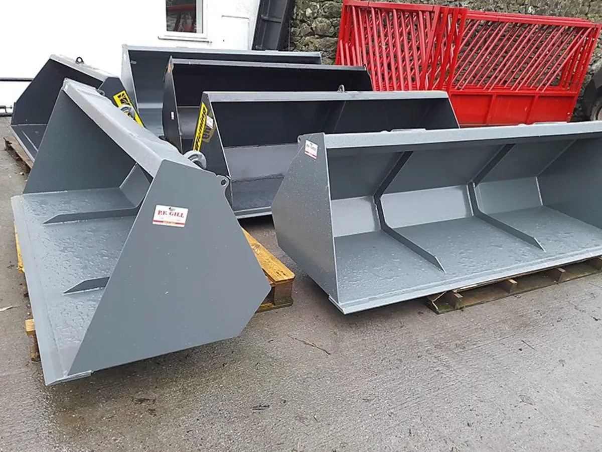 SELECTION OF TRACTOR LOADER BUCKETS - Image 2