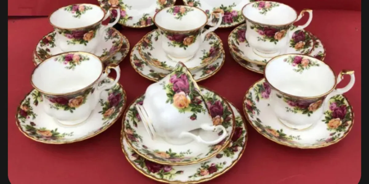 Vintage Royal Albert Old Country Rose tea set - Image 1