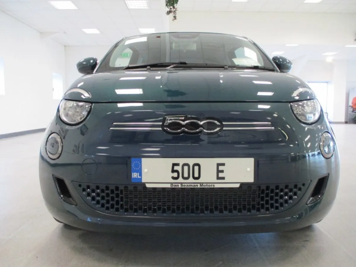 Fiat 500e-NEW 241 OFFERS -4.9% FINANCE - Image 4