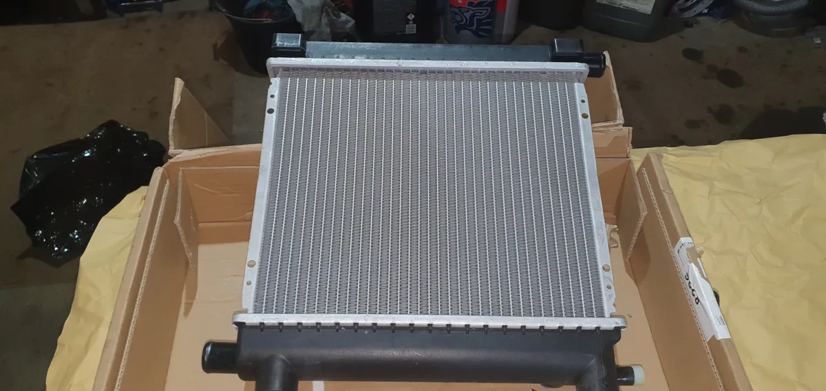 NEW RADIATOR FOR 190 - Image 3