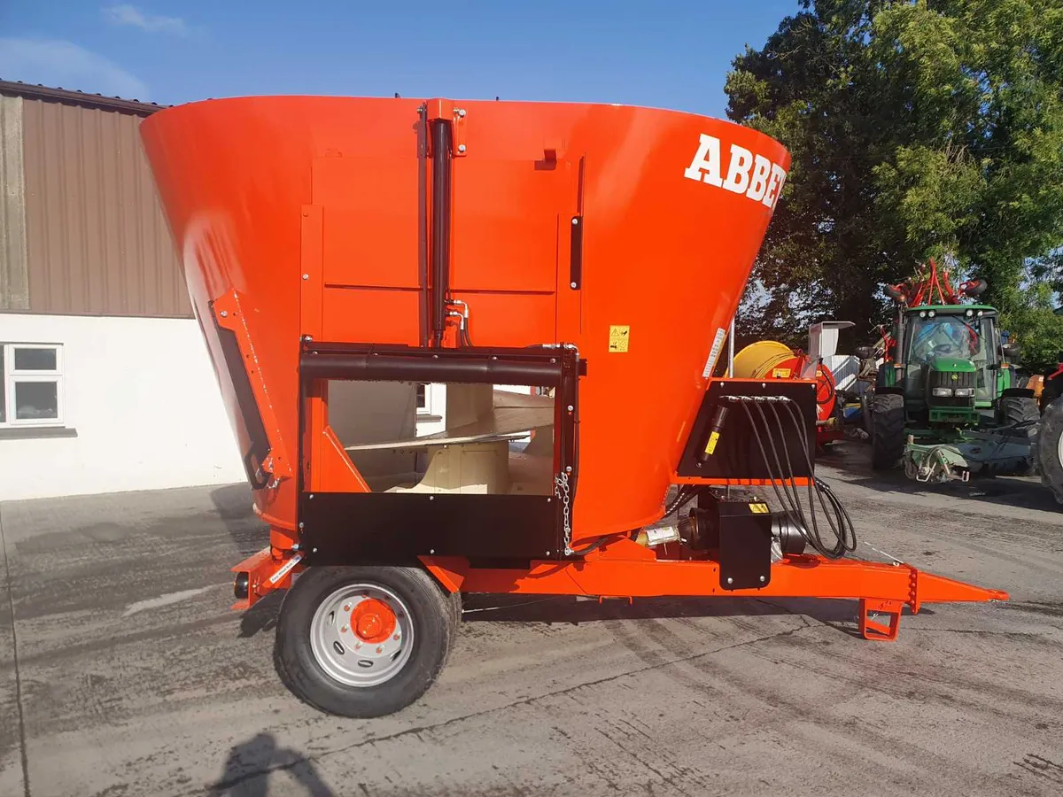 New  2025 Abbey Tub Feeders - Image 2