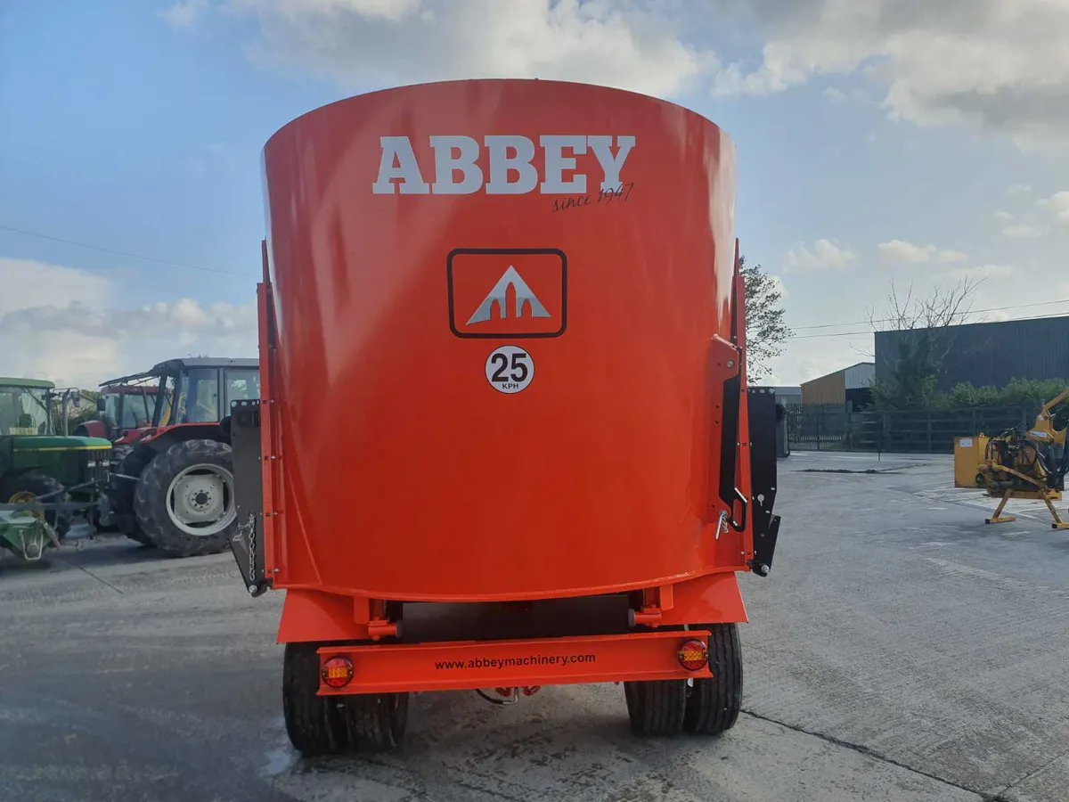 New  2025 Abbey Tub Feeders - Image 4