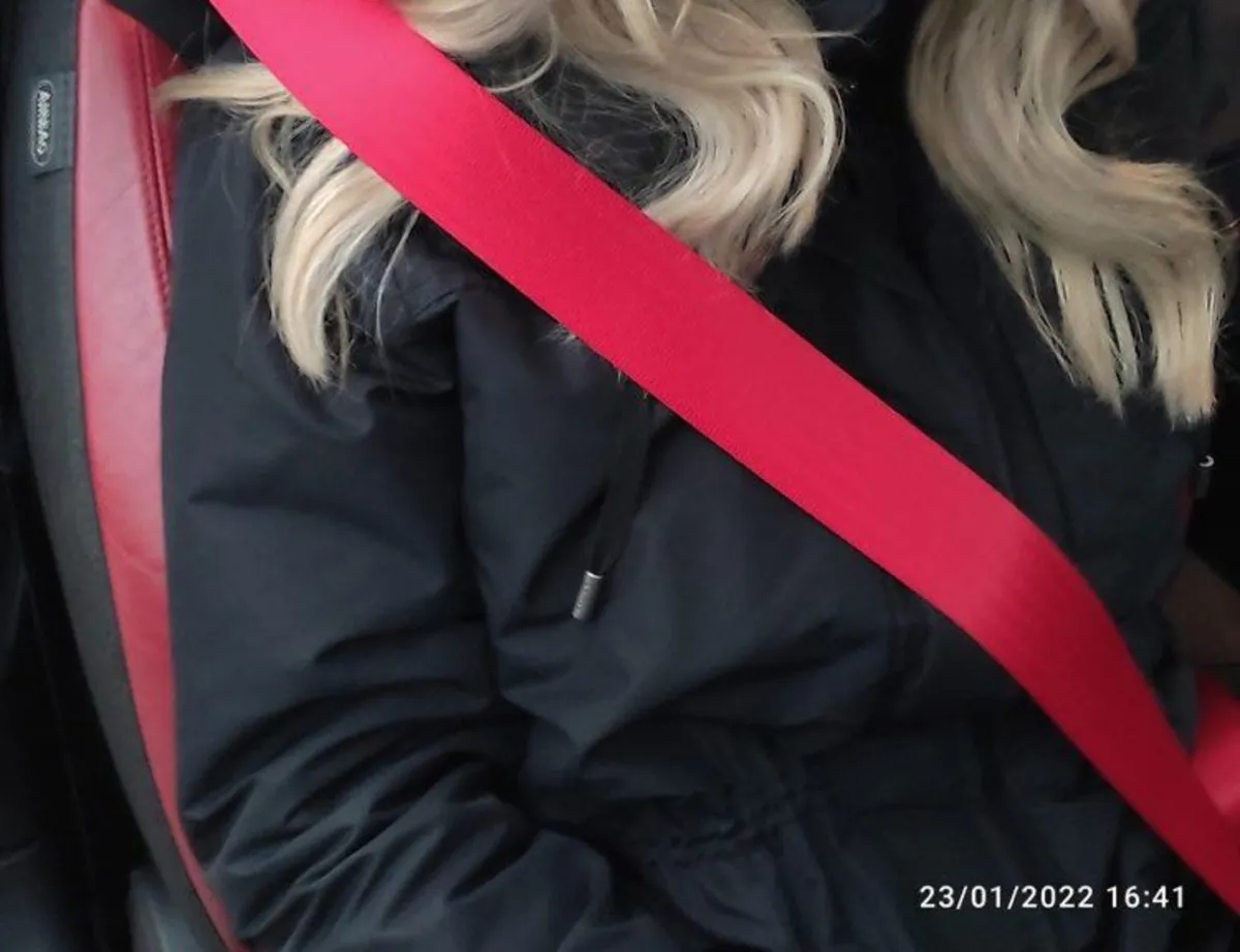 Different coloured seatbelts - Image 1