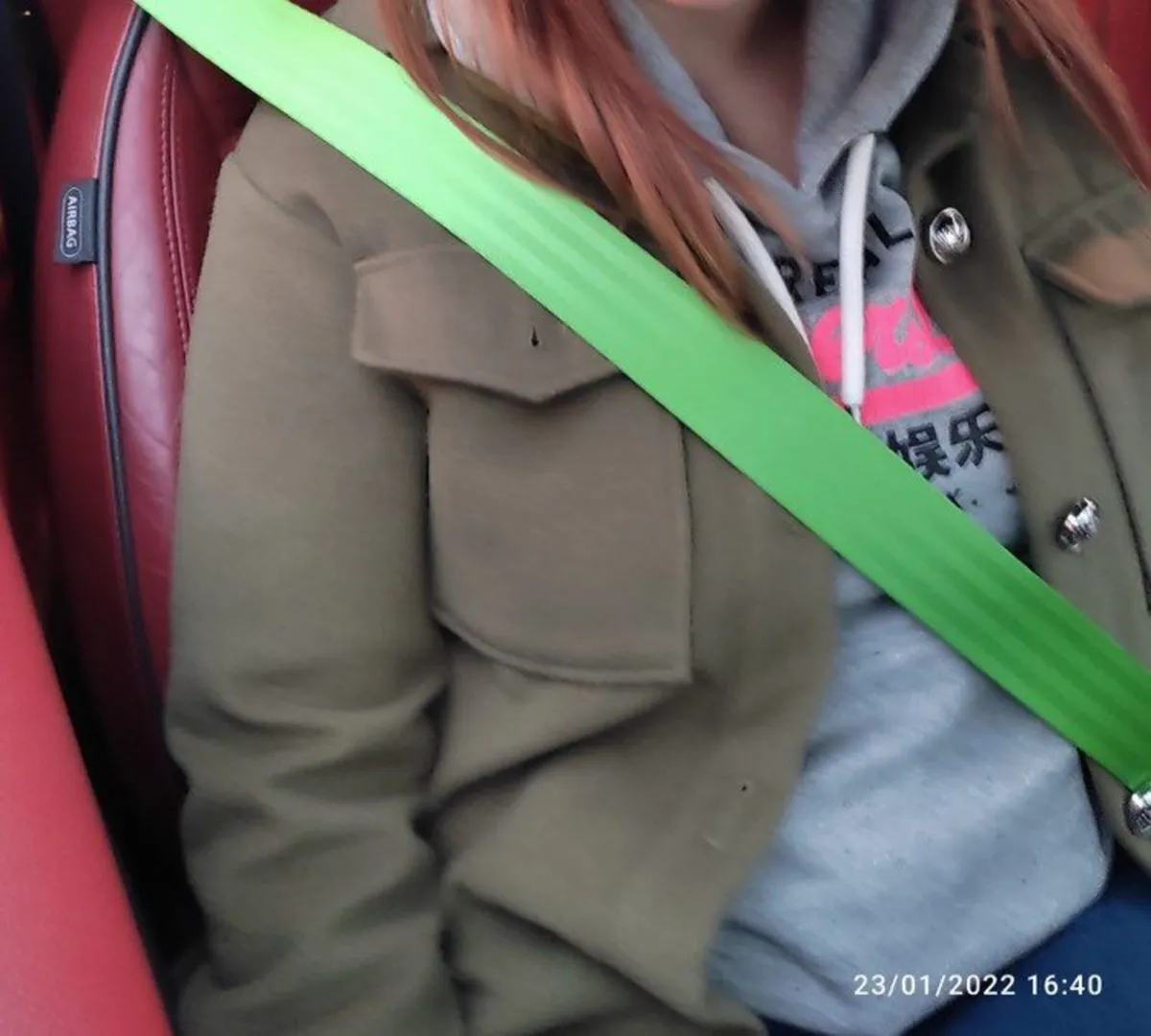 Different coloured seatbelts - Image 4