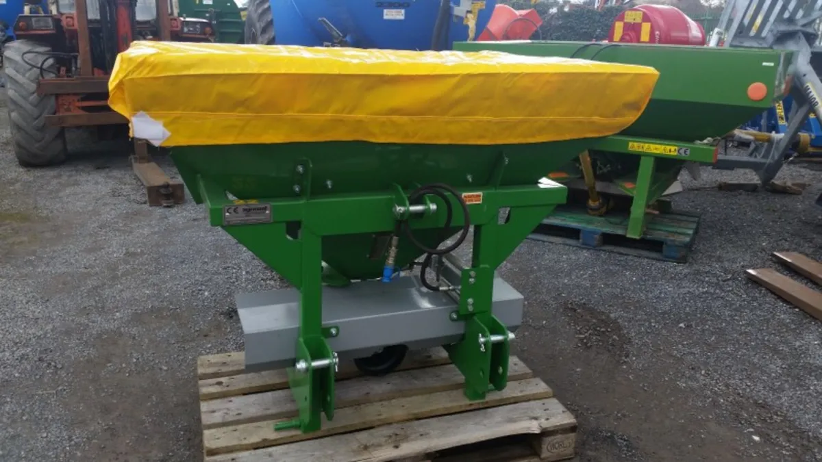 Fertilizer spreader - Image 2