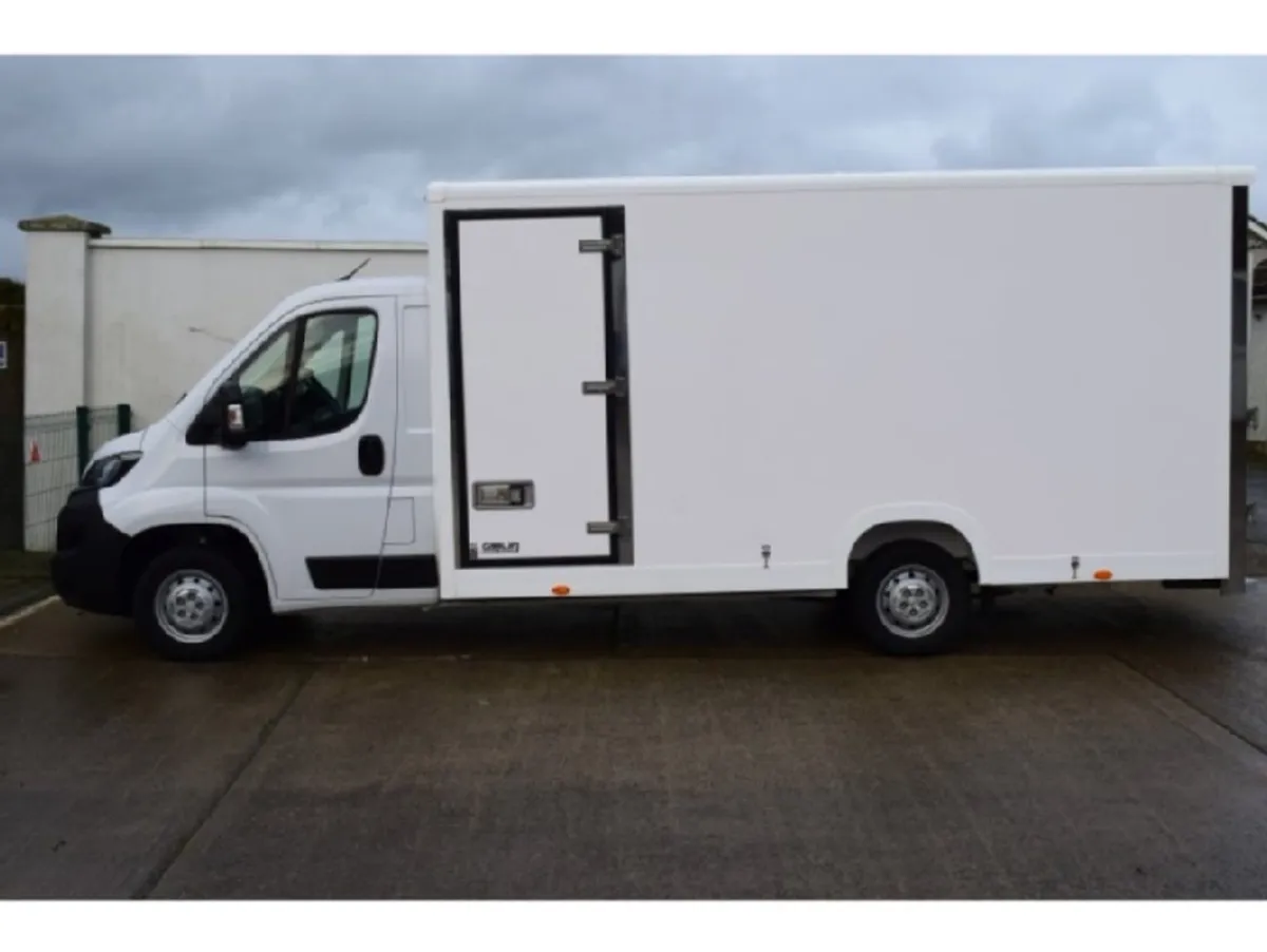 Peugeot Boxer Box Body Refrigeration 2.2 Blue HDi - Image 3