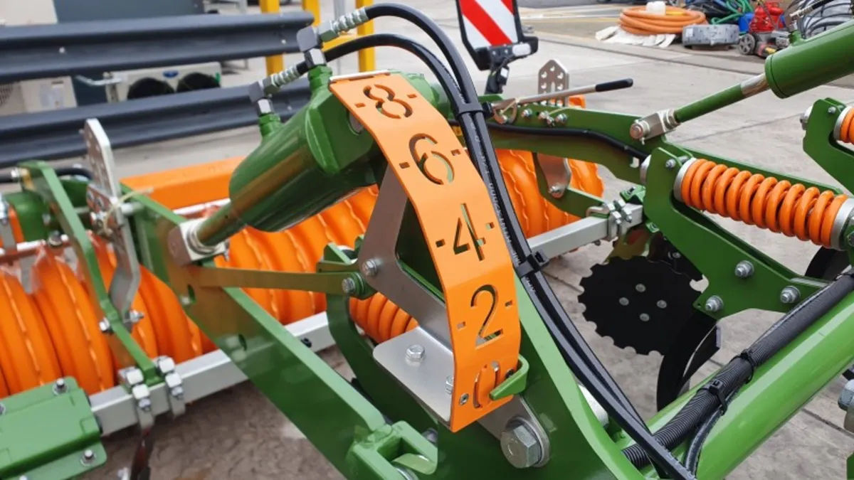 New Amazone Cenio 3 meter mounted cultivator in S - Image 2