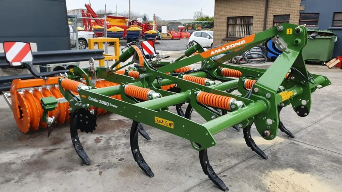 New Amazone Cenio 3 meter mounted cultivator in S - Image 3