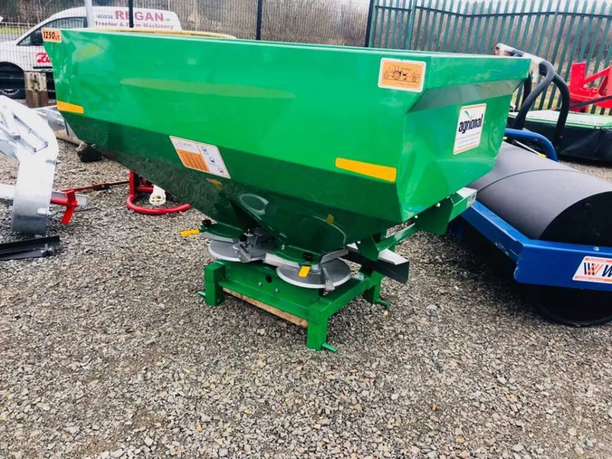 Agrional Fertiliser Spreader - Image 1