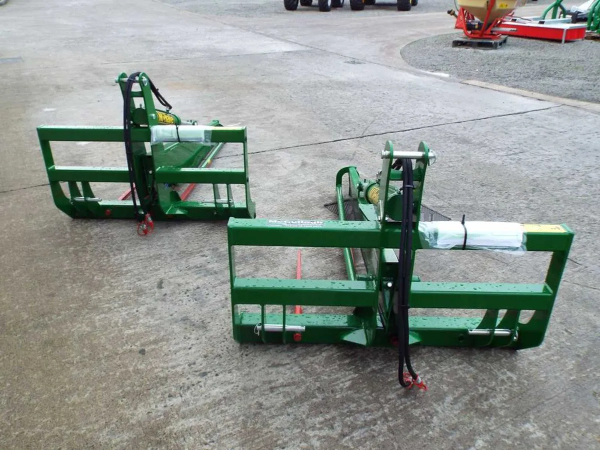 New McHale 994 Round Bale Splitter - Image 4