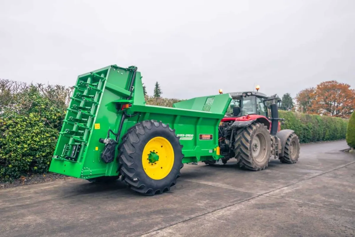 Cross Manure Spreader Range - Image 1