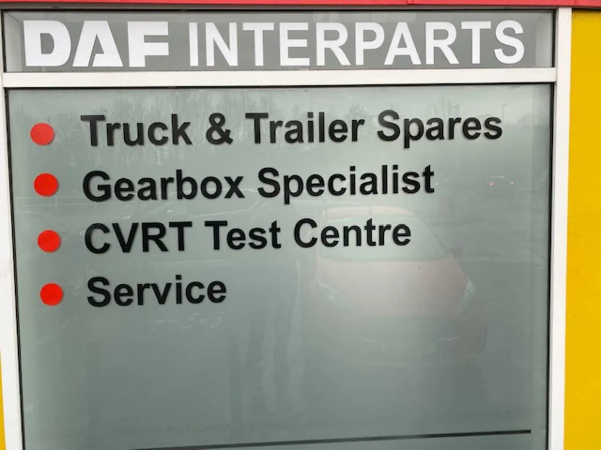 DAF XF Landing Legs - Image 4