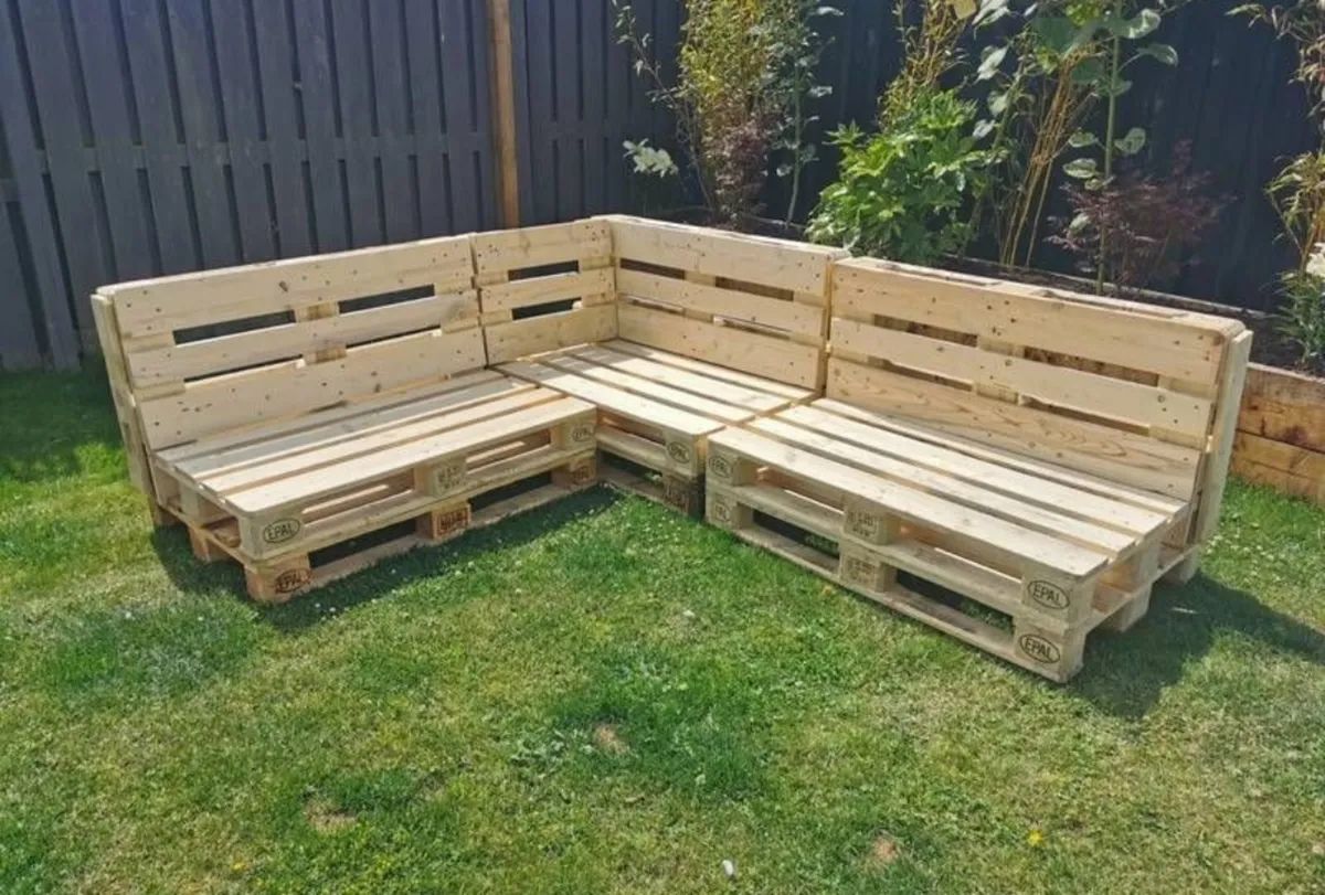 Pallet Garden Furniture - Image 2