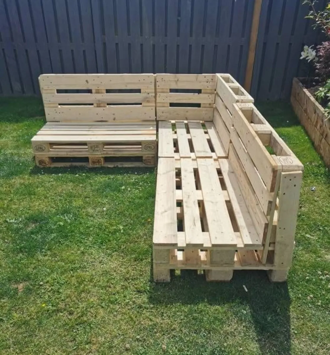 Pallet Garden Furniture - Image 3