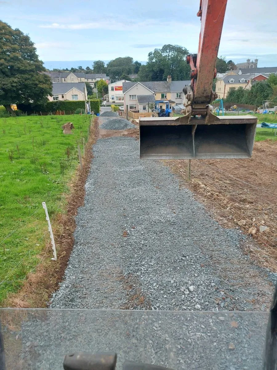 7t Digger hire and fencing service - Image 3