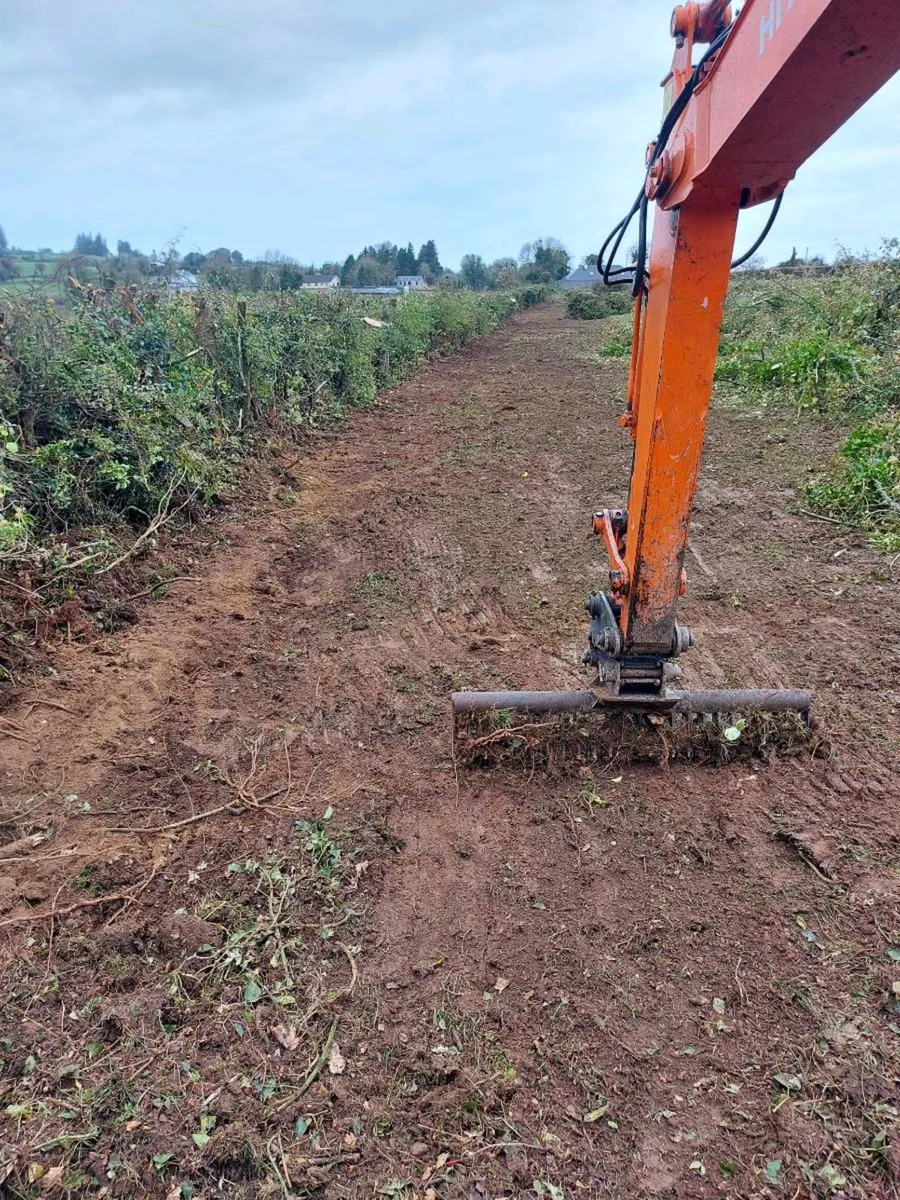 7t Digger hire and fencing service - Image 4