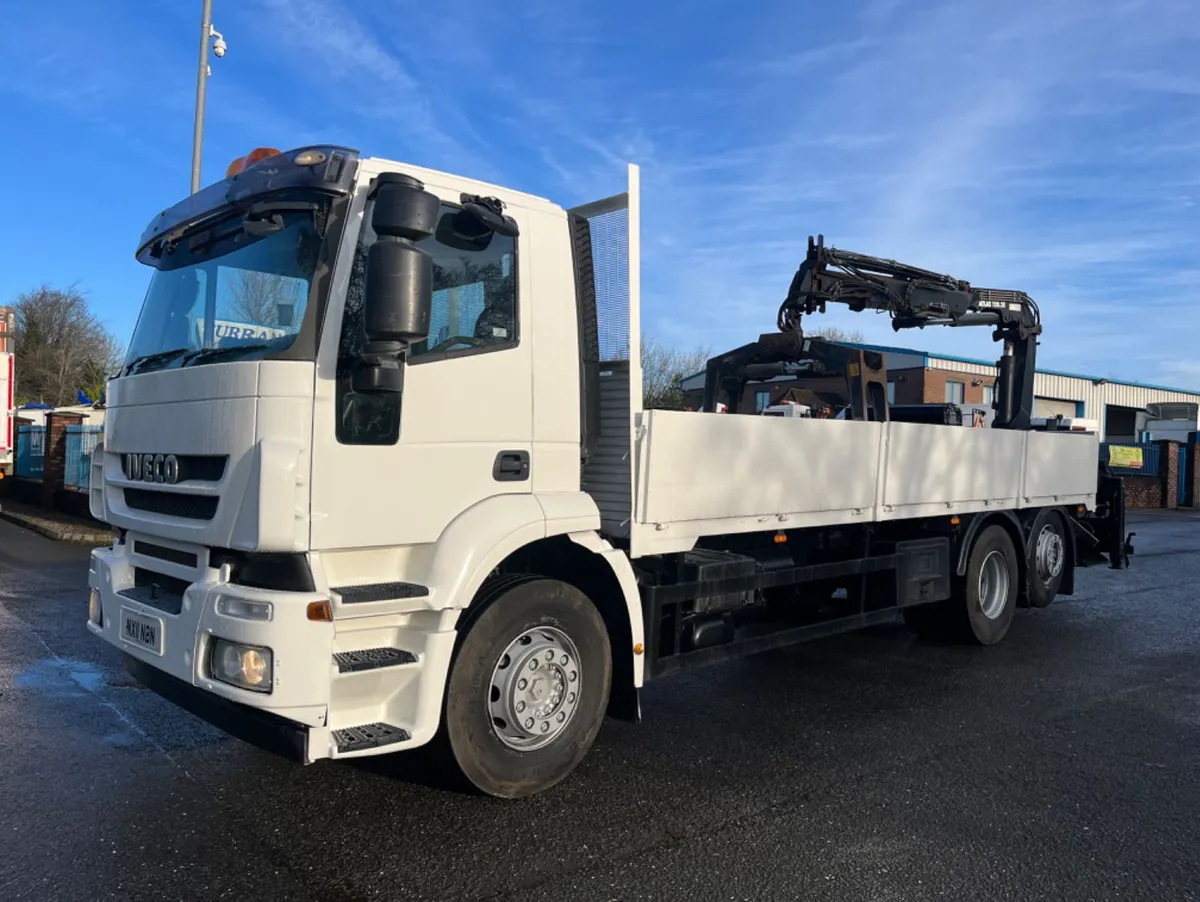 2011 iveco stralis 310 6x2 flat with crane