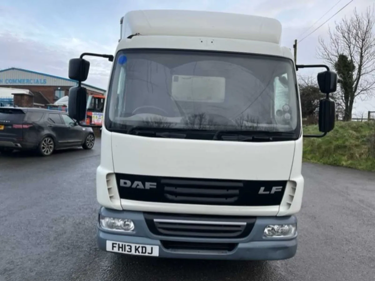 2013 daf lf 45 160 7.5 ton 19ft grp box with lift - Image 2