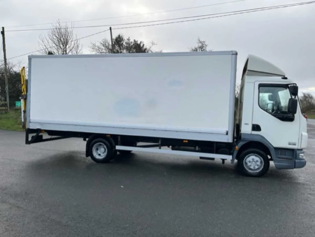 2013 daf lf 45 160 7.5 ton 19ft grp box with lift - Image 4