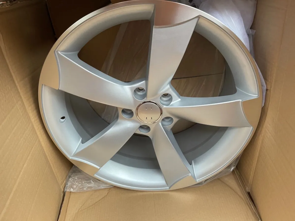 19” ttrs concave silver 5x112 & Tyres - Image 1