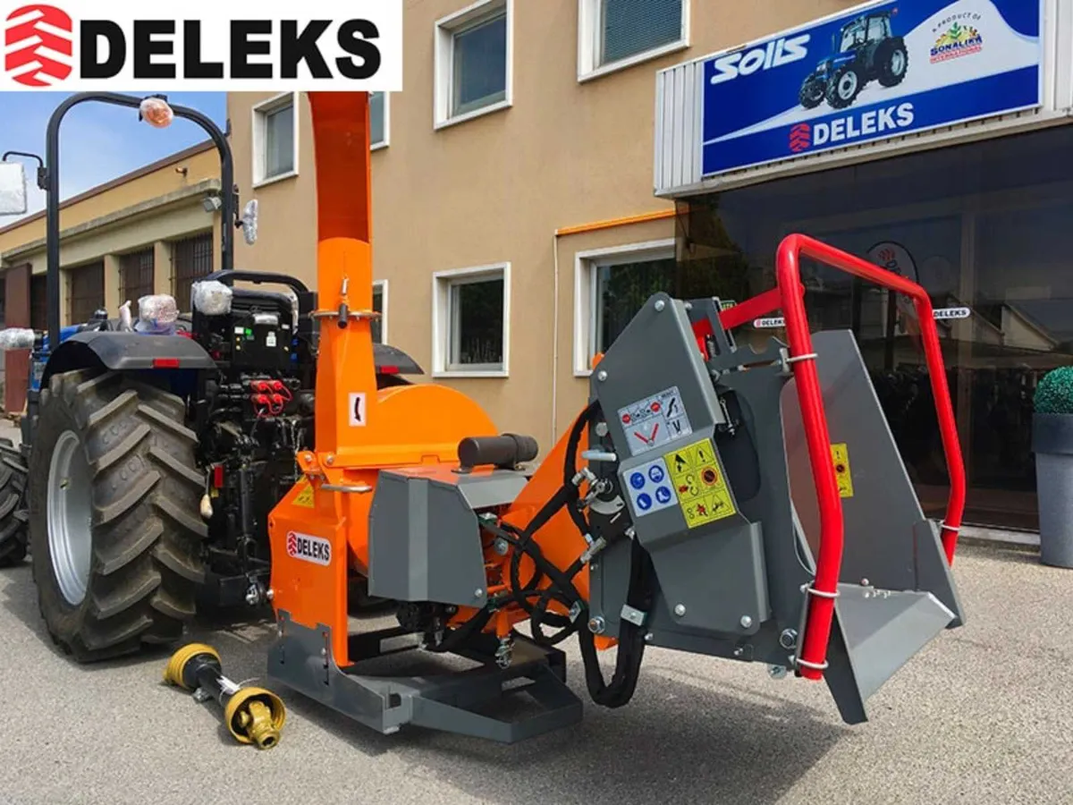 DK-1800 HYDRAULIC WOODCHIPPER