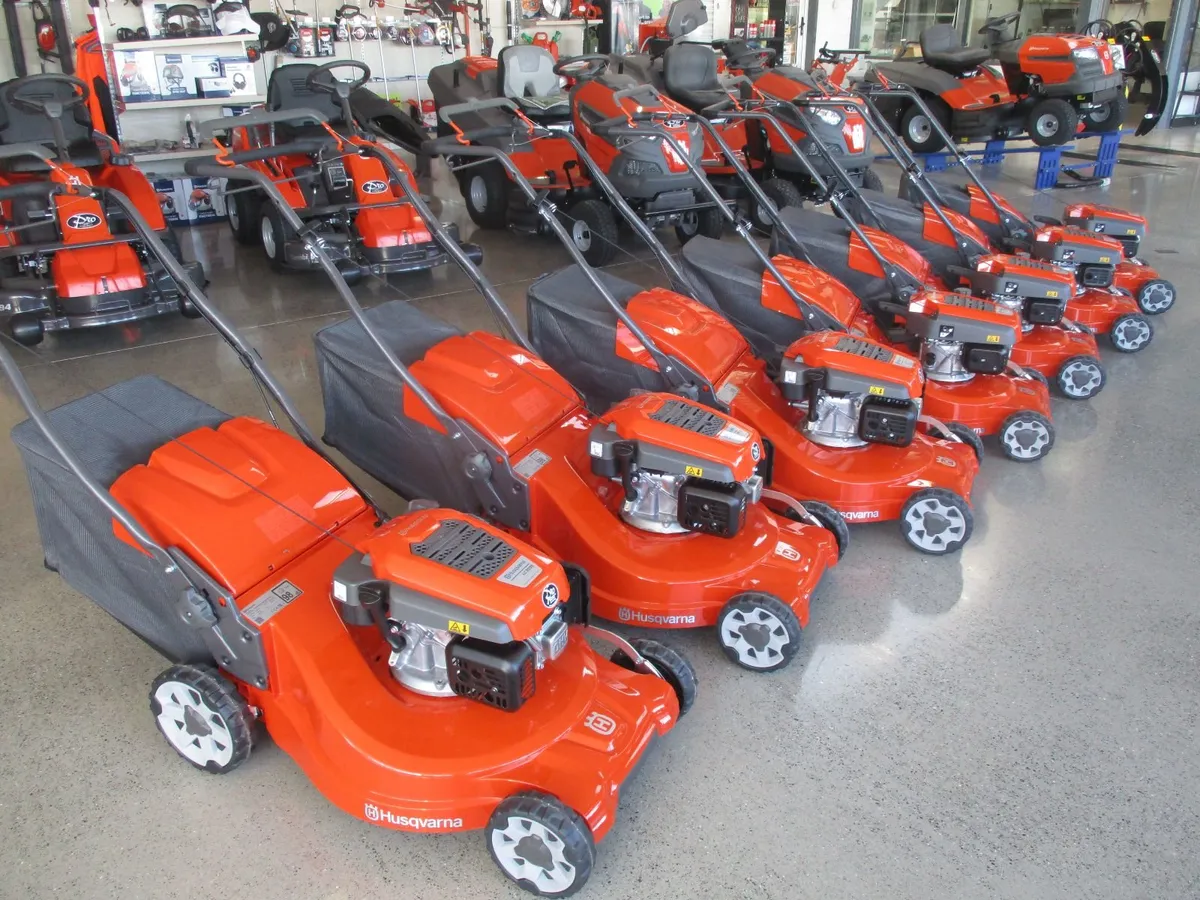 Husqvarna lawnmowers castlegarden honda