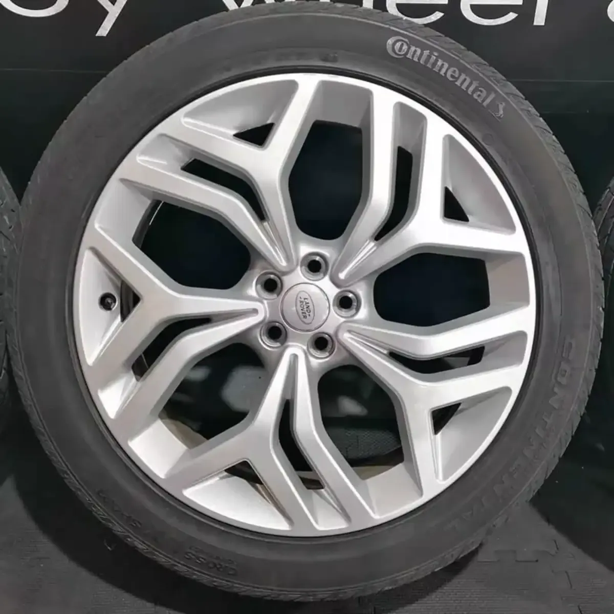21" GENUINE OEM RANGE ROVER VELAR 5047 WHEELS & TY - Image 3