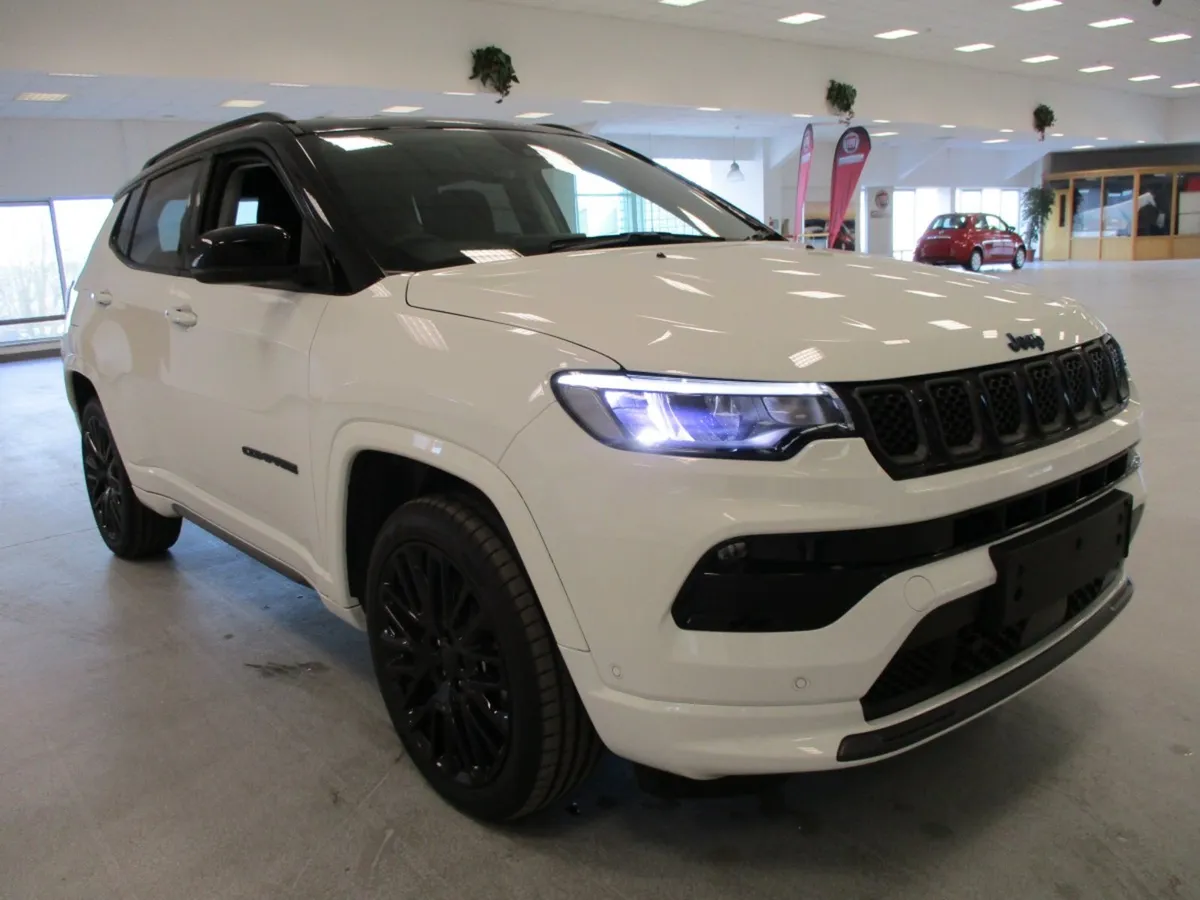JEEP COMPASS SUMMIT PHEV- 252 OFFER 3.9% FINANCE - Image 3