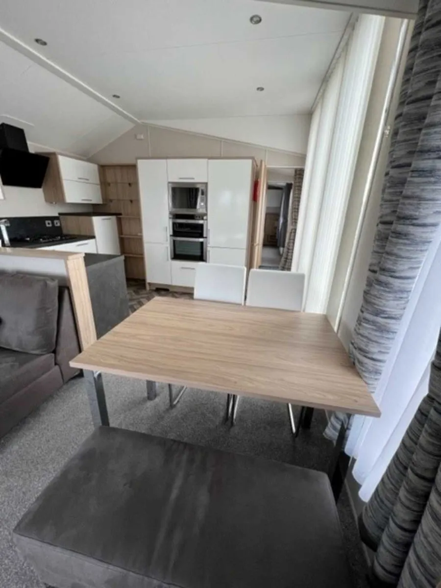 WILLERBY LINEAR RESIDENTIAL SPEC - Image 3