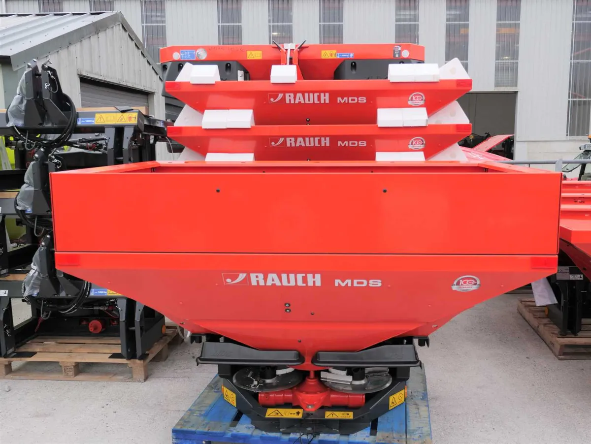 RAUCH FERTILISER  SPREADER - Image 3