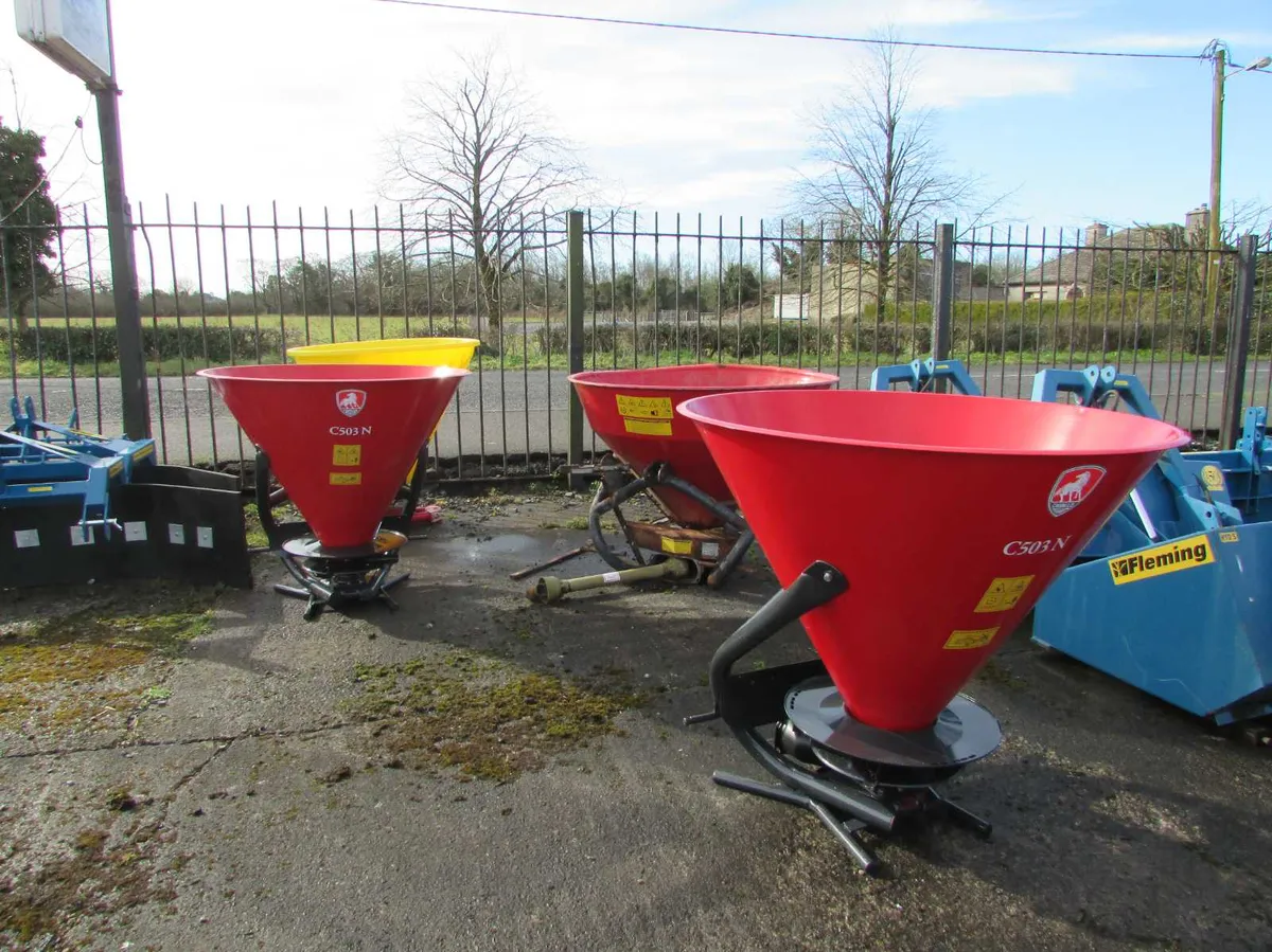 Cavallo Fertiliser Spreader - Image 3