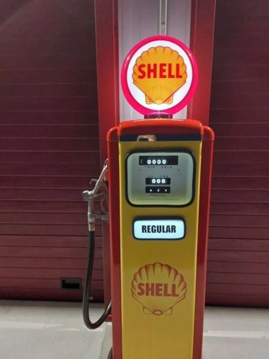 Vintage Petrol Pump Replica - Image 3