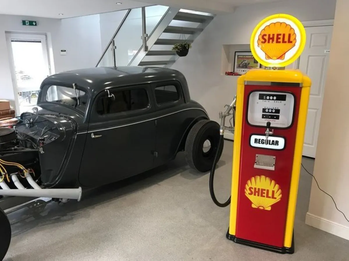 Vintage Petrol Pump Replica - Image 4