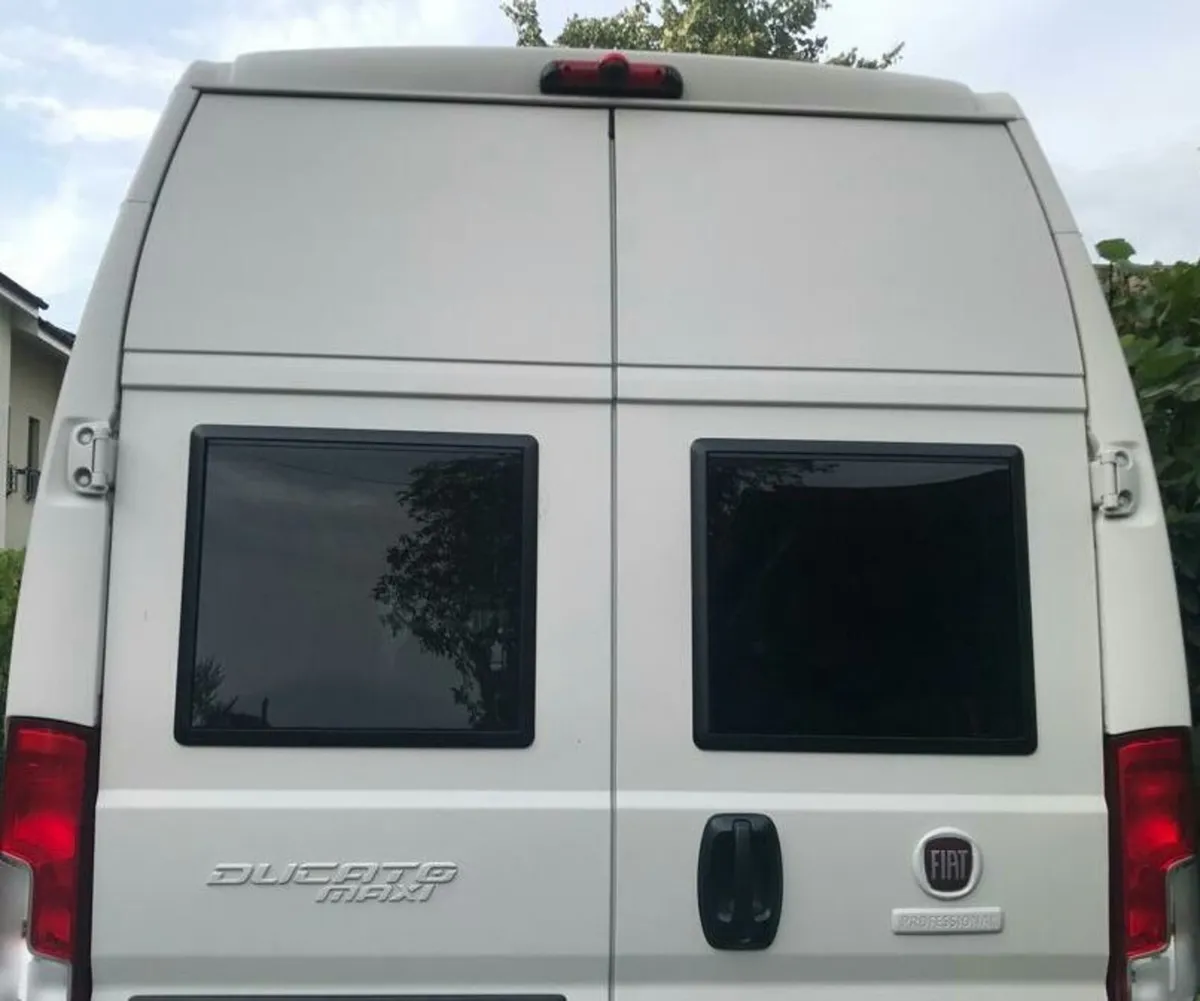 Window for Camper Vans / Motorhomes / Boats - Image 3