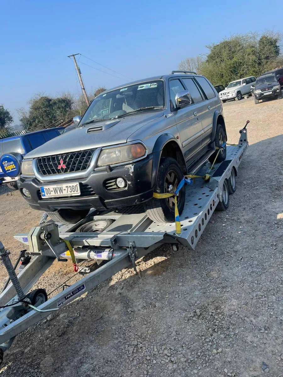 Mitsubishi pajero sport breaking - Image 4