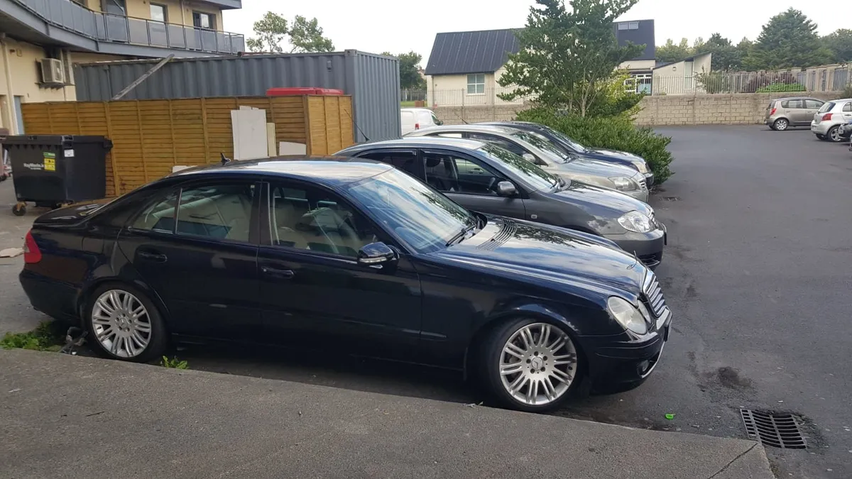 mercedes e200 for parts only - Image 1