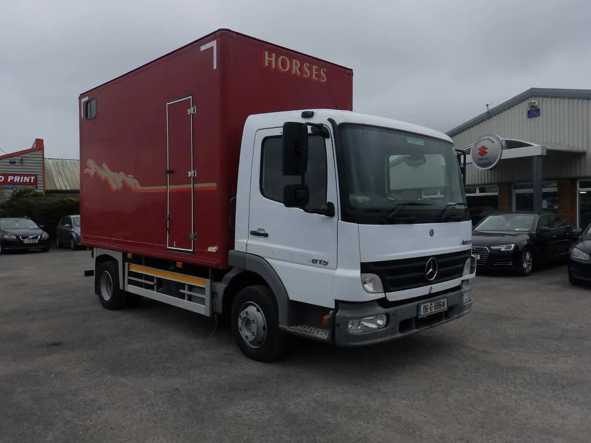 06 Mercedes 815 HORSE TRUCK, - Image 1