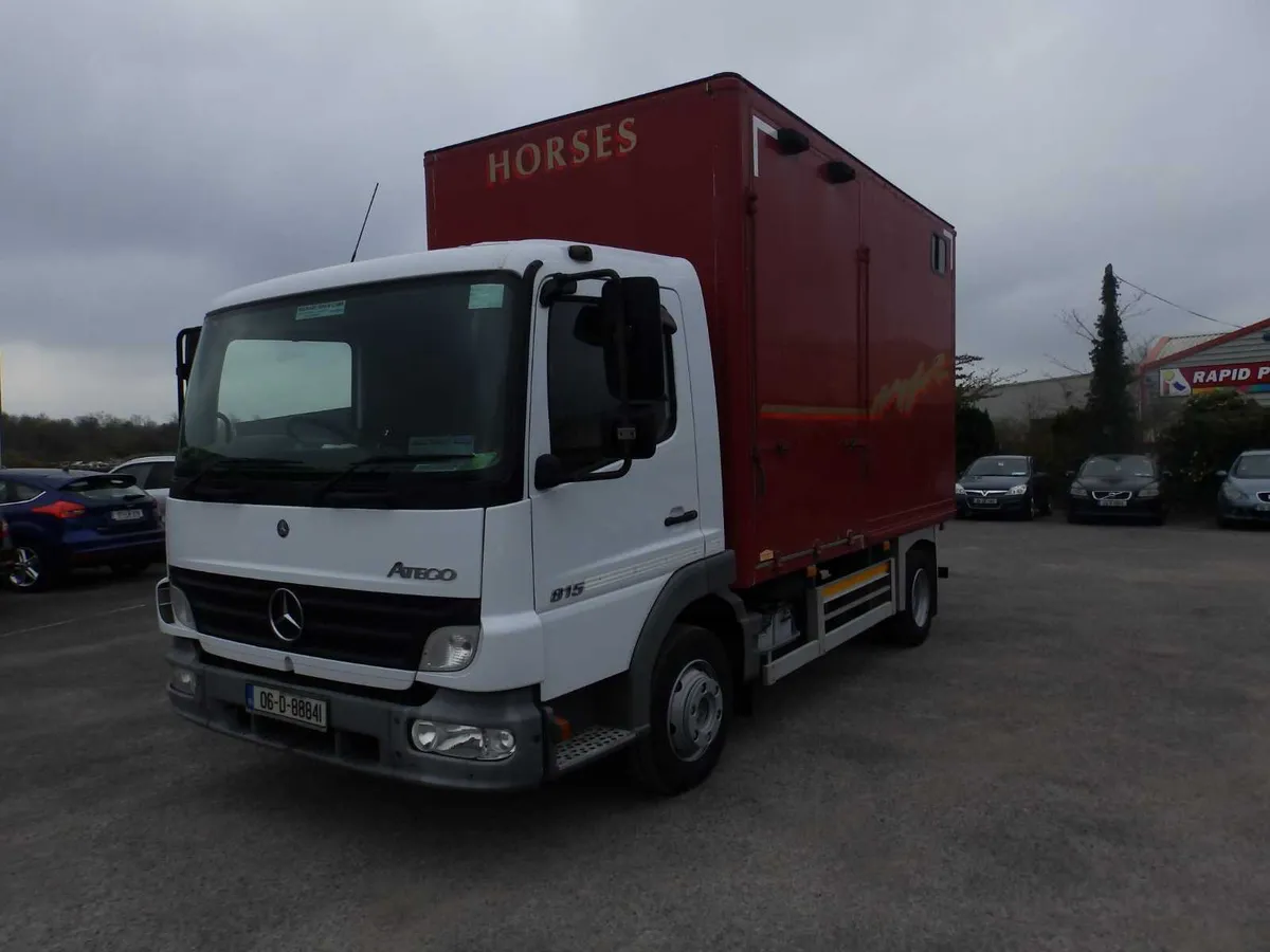06 Mercedes 815 HORSE TRUCK, - Image 3