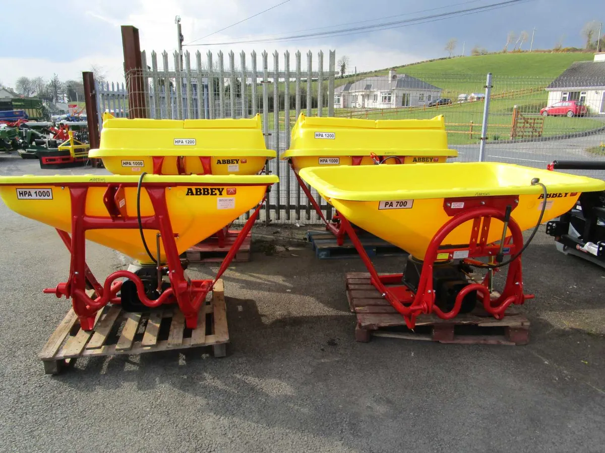 NEW ABBEY Fertiliser spreaders