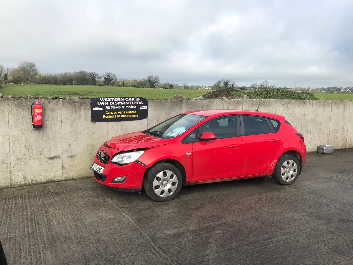 2010 opel Astra 1.4 petrol for dismantling