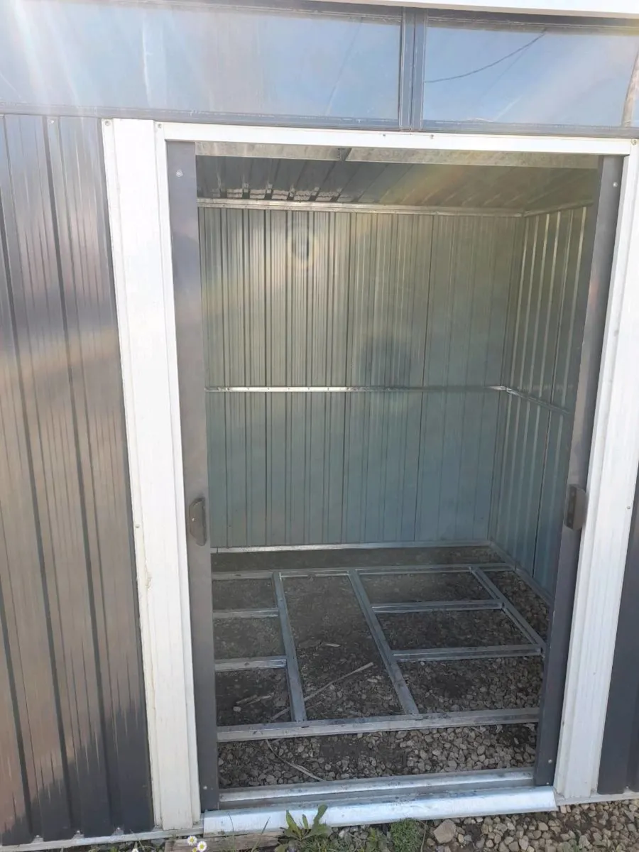 8x6 pent lean-to metal shed - Image 2