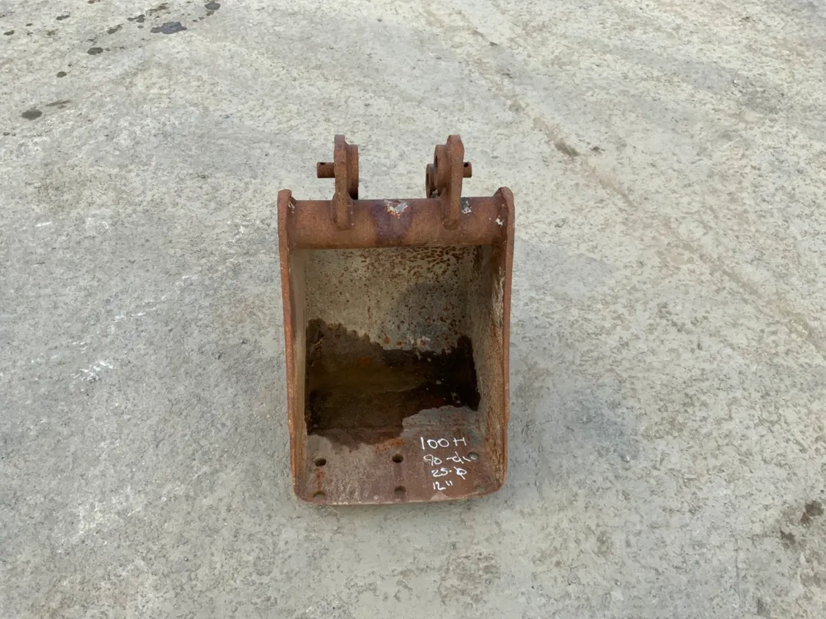 12" MINI DIGGER BUCKET....25mm PINS .....100H - Image 1