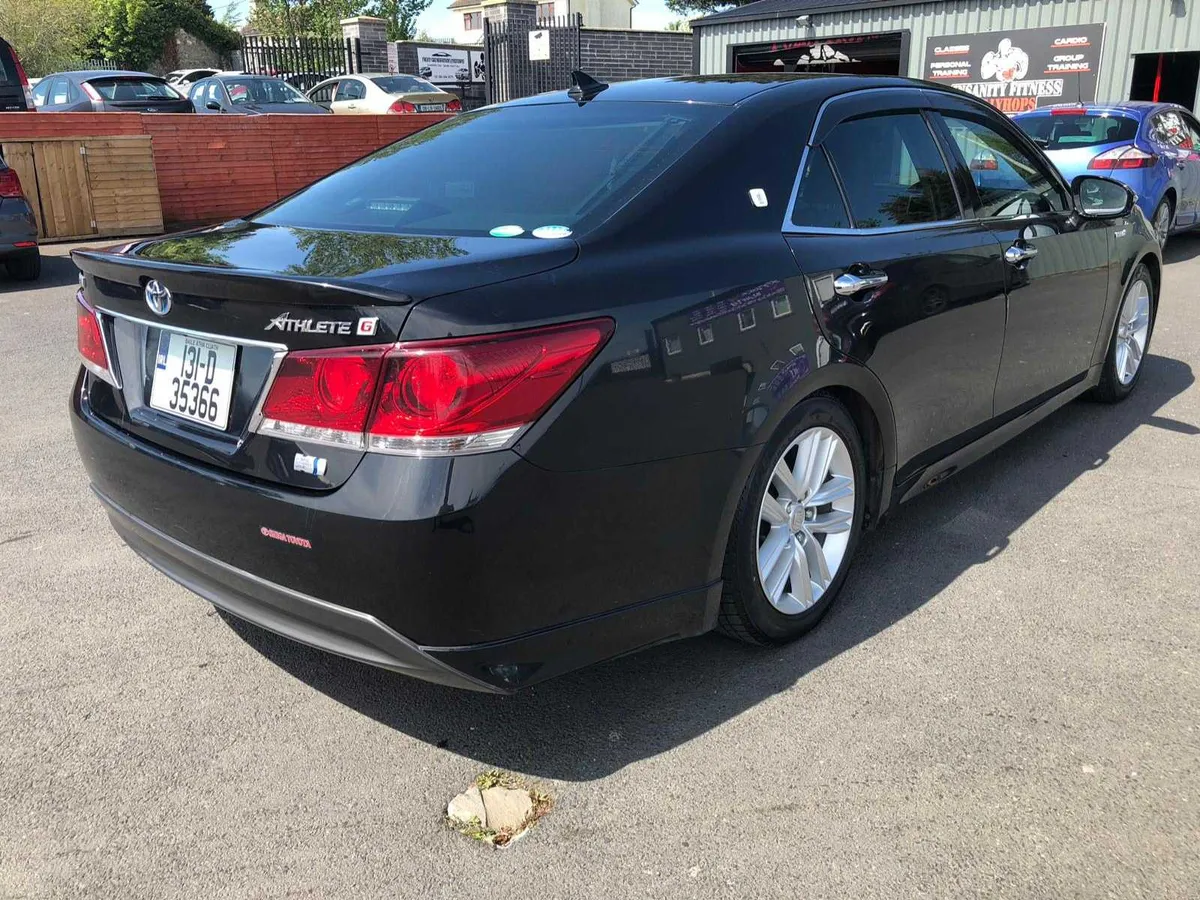 Toyota Crown , 2013 Athlete  Hybrid - Image 2