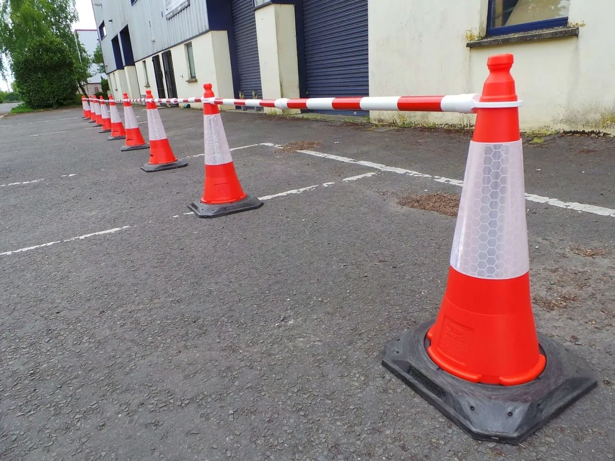 Cones barrier  signs at Www.midlandsitesupplies.ie - Image 2