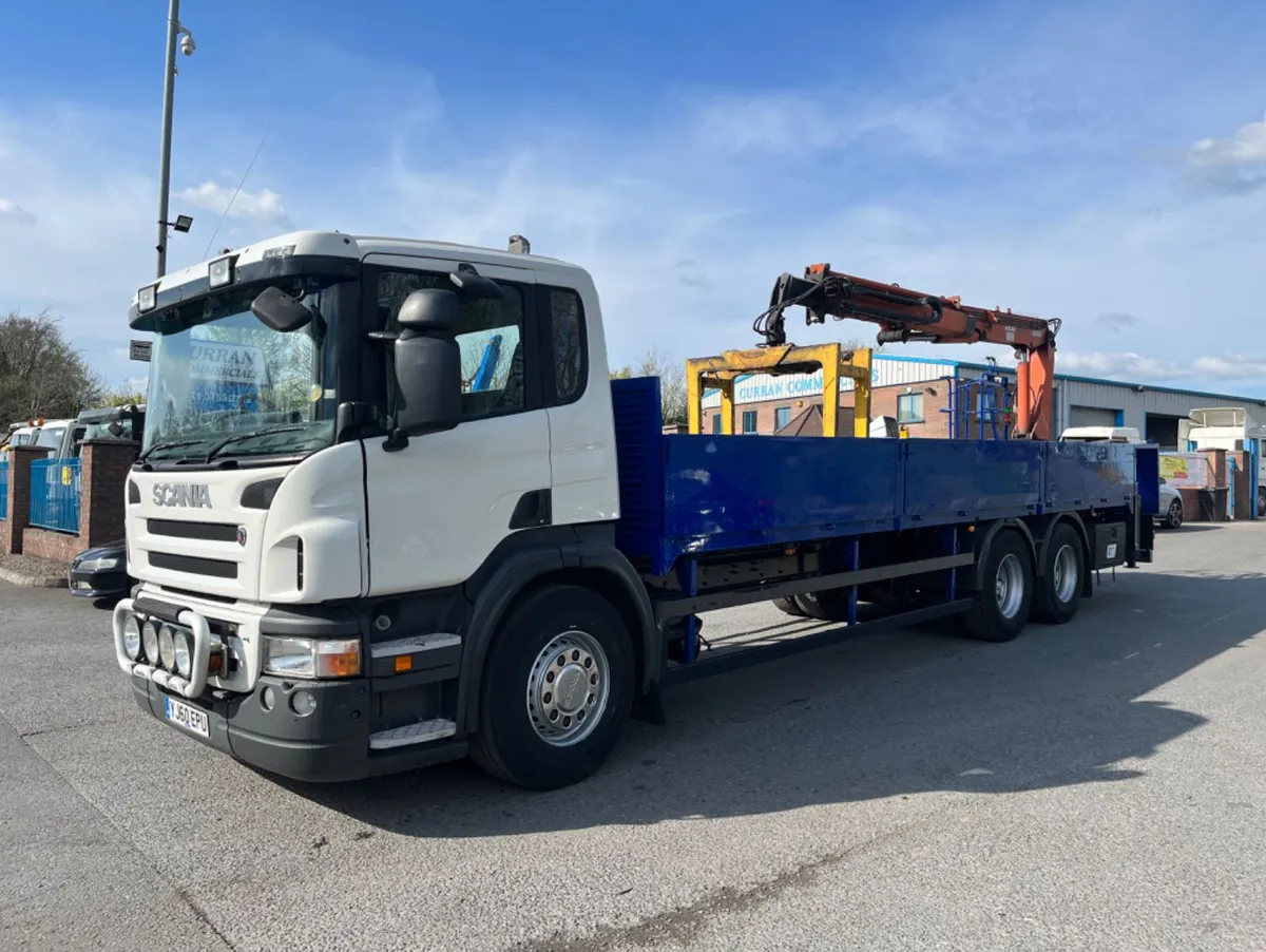 2011 scania p320 6x2 flat with crane - Image 1